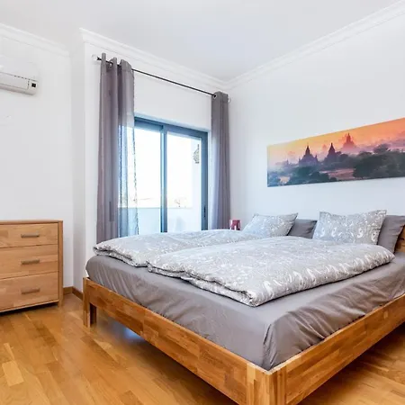 Sacha's Sweet Home, Lovely 2 Bedroom Apartment, Walking Distance To Town, And Marina Apartment Lagos