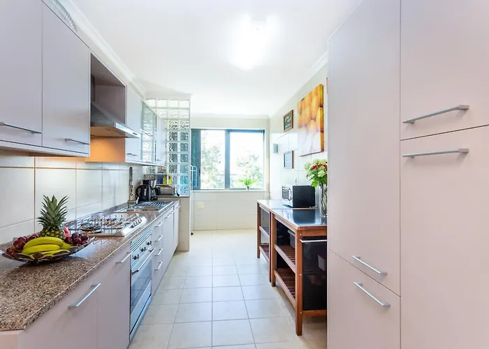 Sacha's Sweet Home, Lovely 2 Bedroom Apartment, Walking Distance To Town, And Marina * Lagos