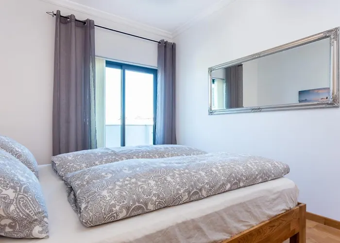 Appartement Sacha's Sweet Home, Lovely 2 Bedroom Apartment, Walking Distance To Town, And Marina *