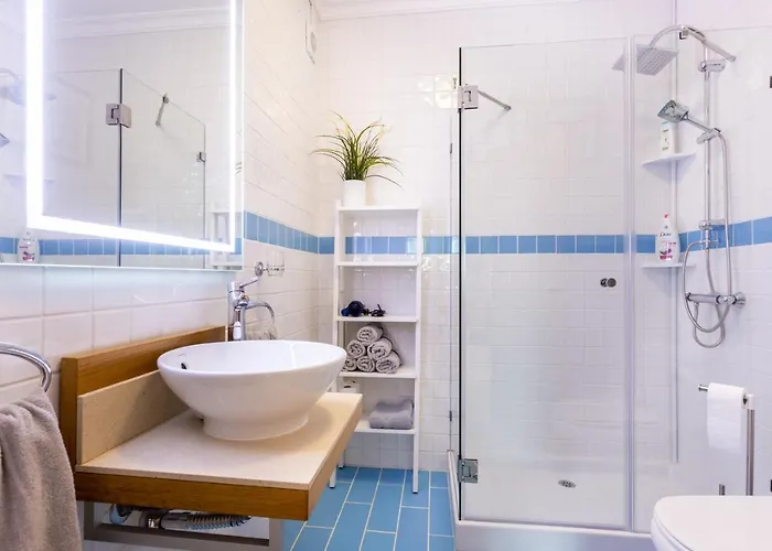 Sacha's Sweet Home, Lovely 2 Bedroom Apartment, Walking Distance To Town, And Marina