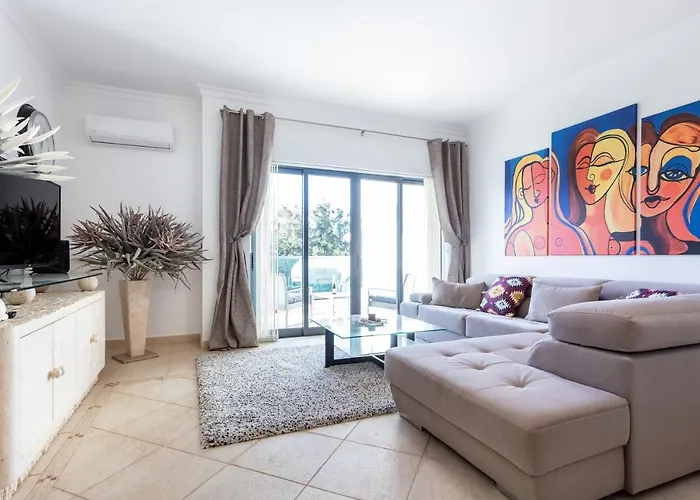 Sacha's Sweet Home, Lovely 2 Bedroom Apartment, Walking Distance To Town, And Marina *